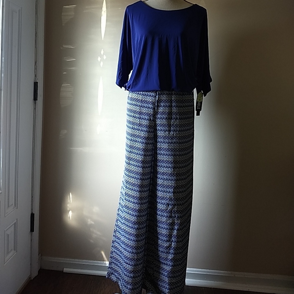 Women's two piece pants set.
